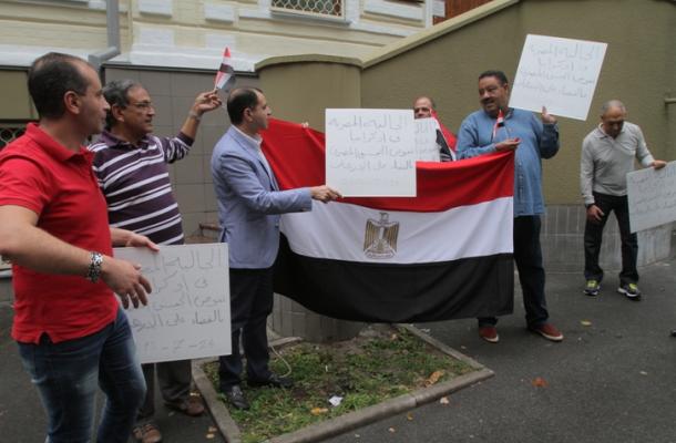 من تجمع المفوضين للسيسي أمام مقر السفارة المصرية قبل أيام