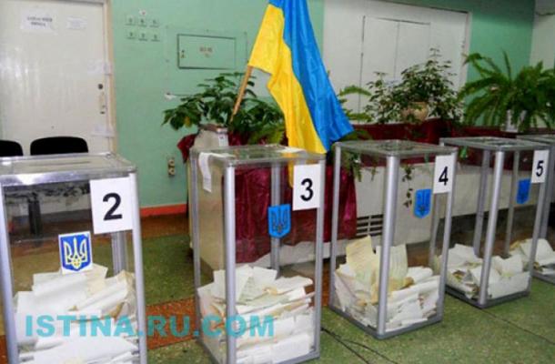 الأوكرانيون يختارون مجالسهم البلدية في انتخابات حاسمة لبوروشنكو