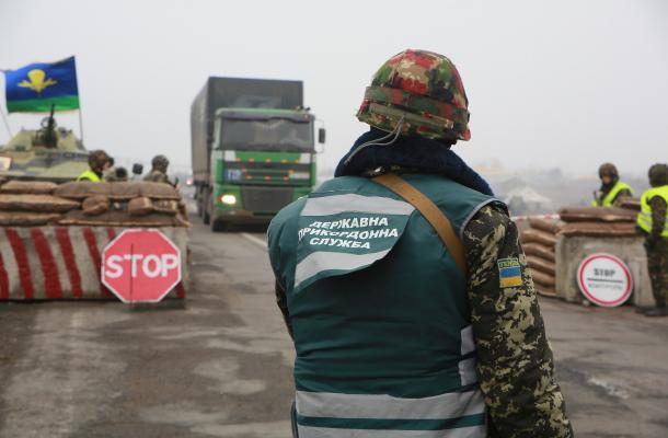 أوكرانيا تمنع دخول السلع والبضائع إلى شبه جزيرة القرم "المحتلة"