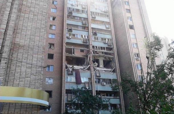 مصرع شخصين وإصابة 16 آخرين إثر انفجار بمجمع سكني في مدينة لوهانسك شرق أوكرانيا