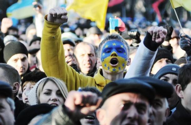 ضد تجميد الشراكة مع أوروبا.. من هم المحتجون في أوكرانيا؟