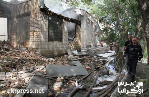 الحريق أدى إلى انهيار أحد أكبر مستودعات "البالة" في كييف