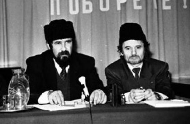 صورة قديمة جمعت بين تشوباروف وجميلوف قبل تأسيس المجلس