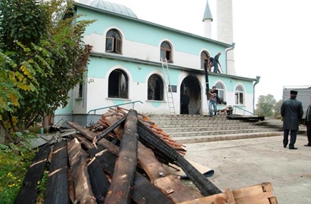 للمرة الثانية خلال يومين.. مجهولون يحرقون مسجدا في إقليم القرم جنوب أوكرانيا