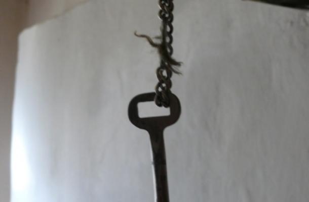 عبد اللايفا تحتفظ بمفتاح بيتها القديم كرمز