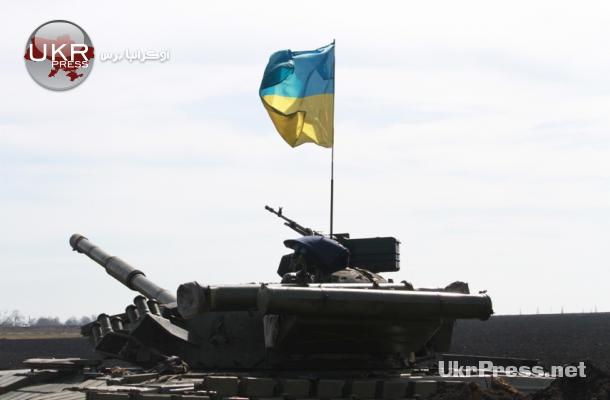 دبابة أوكرانية على الحدود الروسية في مدينة خاركيف