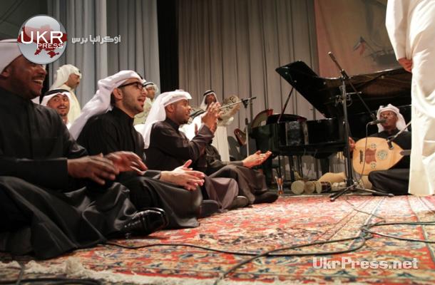استعراض ألوان الفن والموسيقى الشعبية الكويتية