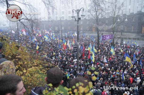 عشرات الألوف احتجوا أمام مبنى رئاسة الوزراء يوم الأحد الماضي