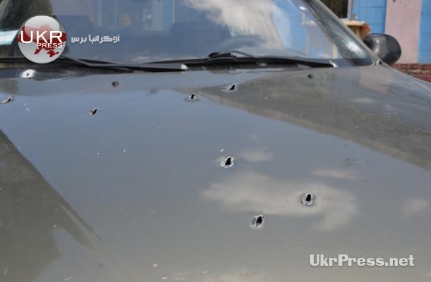 سيارة مدنية أصيبت بطلقات نارية قرب مدينة ديرجينسك