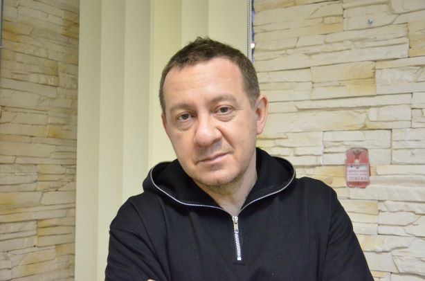 الكاتب والمحلل السياسي آيدير موجدابايف