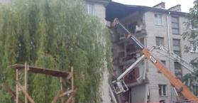 مصرع شخصين وإصابة آخرين بانهيار مبنى سكني في أوكرانيا