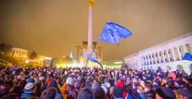 الغرب يدين فض ميدان الاستقلال، والمعارضة الأوكرانية تطالب بانتخابات رئاسية مبكرة