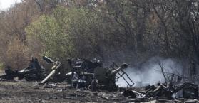 آثار القصف الذي تعرضت له أحد مواقع الجيش الأوكراني