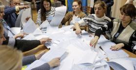 نتائج فرز نصف أصوات الناخبين في الانتخابات البرلمانية وكتلة بوروشينكو وياتسينيوك في الصدارة