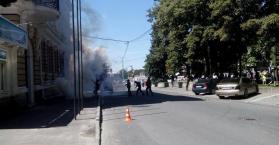 مجهولون يهاجمون مقر حزب الأقاليم ويحدثون هلعا بخاركيف شرق أوكرانيا