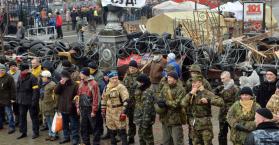 معارضة أوكرانيا تتحدى قرارات النظام وتحشد للتظاهر