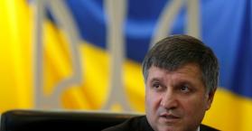 وزير الداخلية الأوكرانية يدافع عن حق العمل باللغة الروسية