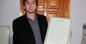 بعد عقود حرمان.. سليمان ولييف أول مسلم أوكراني يحفظ القرآن ويحصل على إجازة فيه