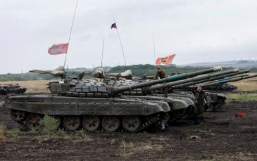 انفصاليو أوكرانيا يستعرضون عضلاتهم بتدريبات عسكرية ( صور)