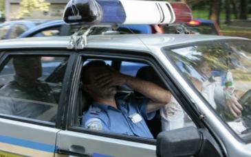 وزير الداخلية الأوكراني يقيل جميع أفراد شرطة المرور في منطقة دونيتسك