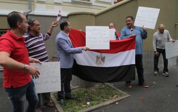 من تجمع المفوضين للسيسي أمام مقر السفارة المصرية قبل أيام