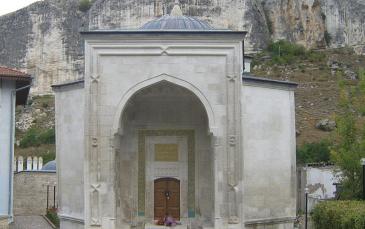 قبر الحاج كِراي الأول في مدينة بخش سراي