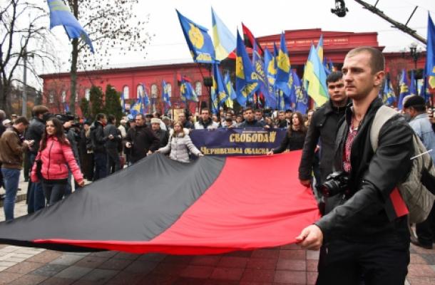 اشتباكات تتخلل مسيرة للقوميين الأوكرانيين وسط العاصمة كييف