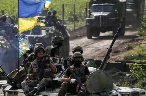 مقتل جنديين أوكرانيين وإصابة آخرين في قصف للانفصاليين قرب دونيتسك