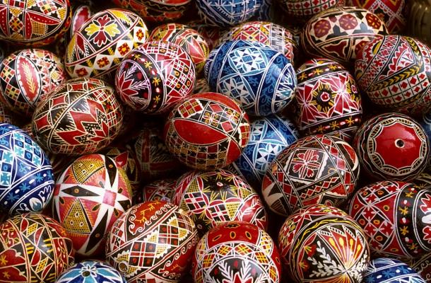 عيد الفصح الأرثوذوكسي في موسكو وكييف.. ديني بطعم السياسة