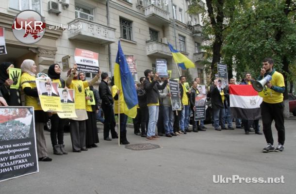 مظاهرة في أوكرانيا تؤيد الشرعية وترفض الانقلاب في مصر