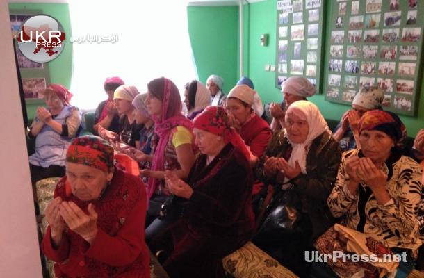 من زيارة لمسلمين في ضواحي مدينة لوهانسك التي يسيطر عليها الانفصاليون